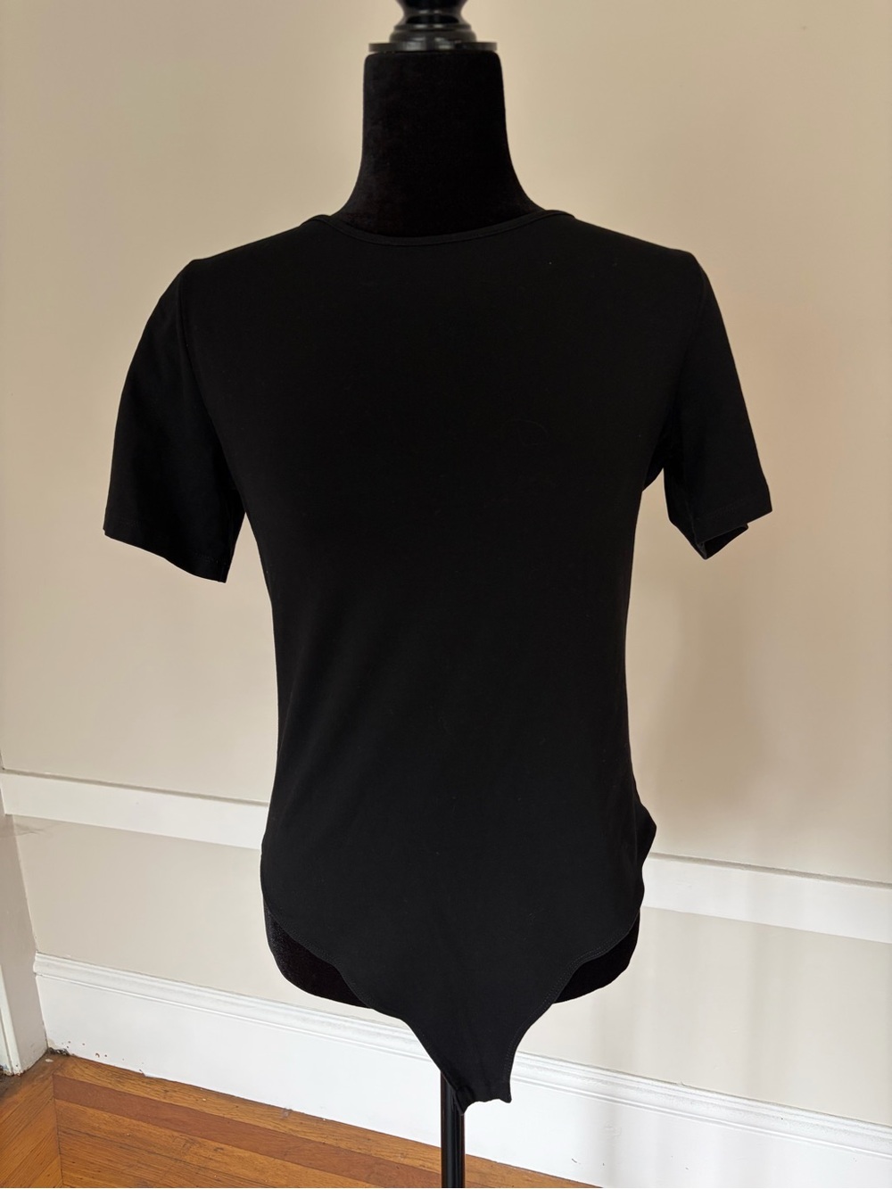 Women's Simple Minimalist Fitted Black Short Sleeve Tee Shirt Bodysuit Sz Large